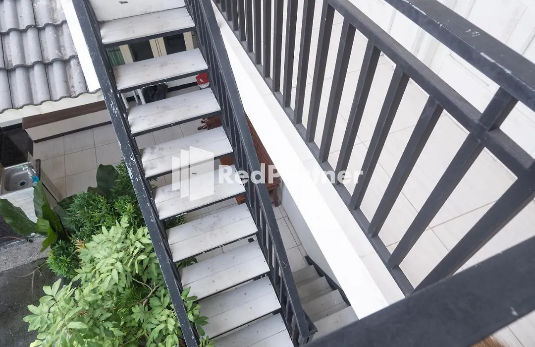 Londres Bed And Breakfast Redpartner Near Gembira Loka Zoo-1